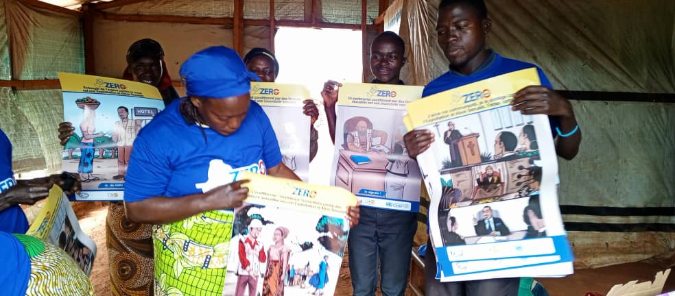 Distribution de matériel aux structures communautaires avec le projet EF / UNFPA